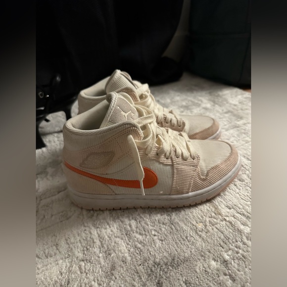 Wmns Air Jordan 1 Mid SE 'Corduroy' - Picture 1 of 1